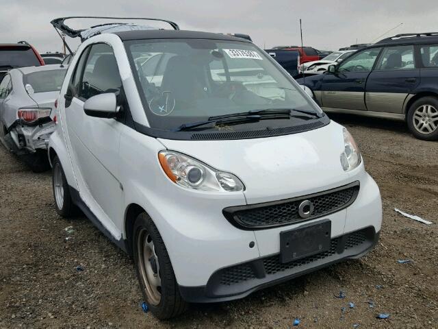 WMEEJ3BA1DK697135 - 2013 SMART FORTWO PUR WHITE photo 1