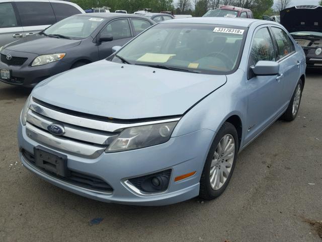 3FADP0L37AR137110 - 2010 FORD FUSION HYB BLUE photo 2