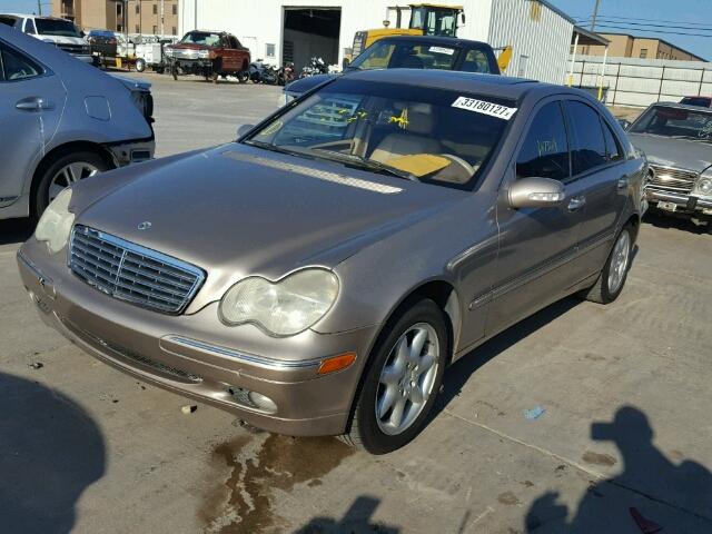 WDBRF64J62F185018 - 2002 MERCEDES-BENZ C GOLD photo 2