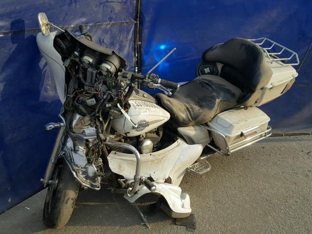 1HD1FCW166Y652148 - 2006 HARLEY-DAVIDSON FLHTCUI WHITE photo 2