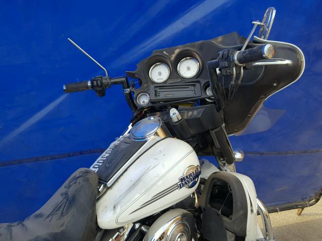 1HD1FCW166Y652148 - 2006 HARLEY-DAVIDSON FLHTCUI WHITE photo 5