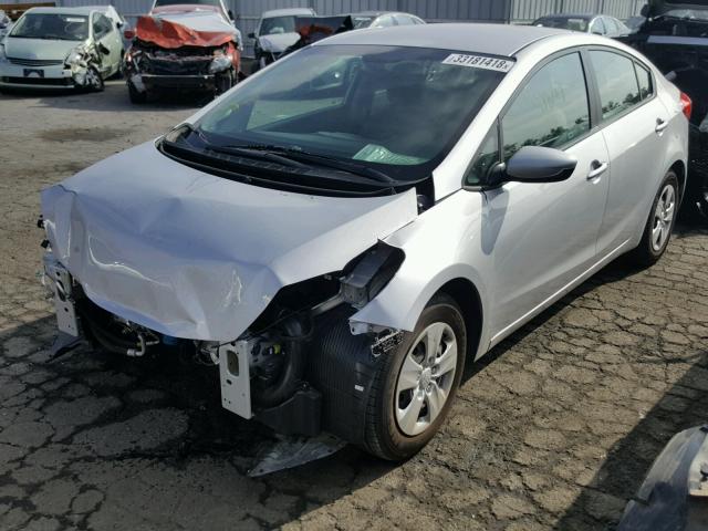 KNAFK4A60F5426827 - 2015 KIA FORTE LX SILVER photo 2