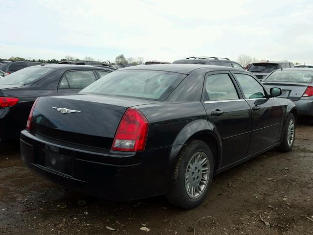 2C3AA43R05H150426 - 2005 CHRYSLER 300 BLACK photo 4