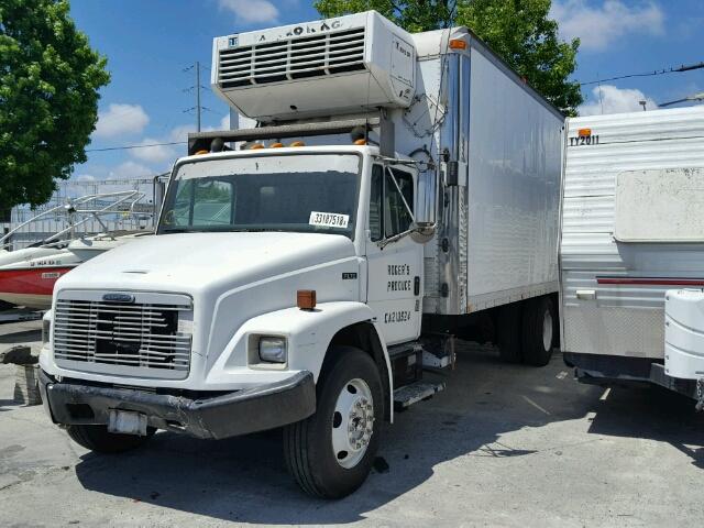 1FVABSAK02HJ53870 - 2002 FREIGHTLINER MEDIUM CON WHITE photo 2