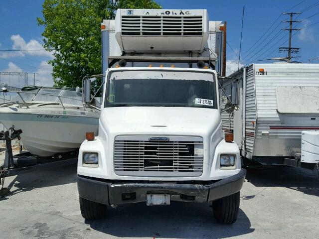 1FVABSAK02HJ53870 - 2002 FREIGHTLINER MEDIUM CON WHITE photo 9