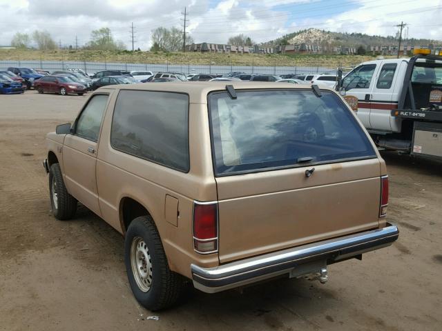 1GNCT18Z7J8175188 - 1988 CHEVROLET BLAZER S10 BEIGE photo 3