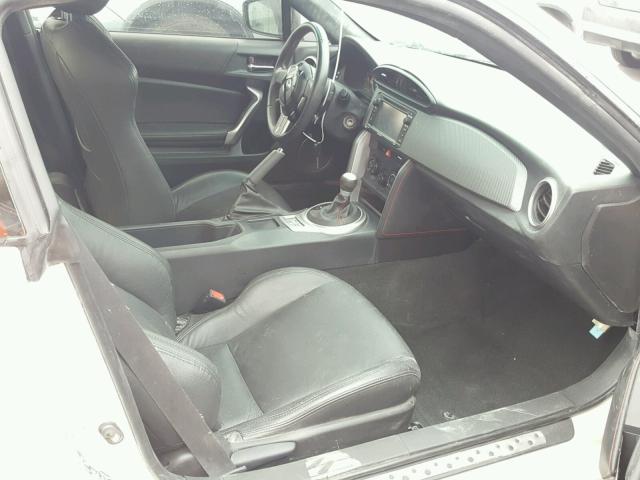 JF1ZNAA11F8708733 - 2015 TOYOTA SCION FR-S კრემისფერი ფოტო 5