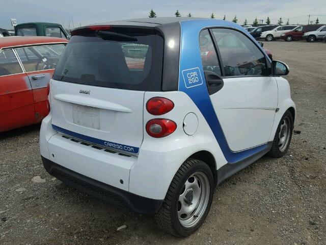 WMEEJ3BA4EK766983 - 2014 SMART FORTWO PUR WHITE photo 4