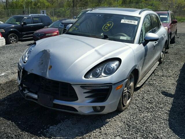 WP1AB2A51GLB47035 - 2016 PORSCHE MACAN S SILVER photo 2