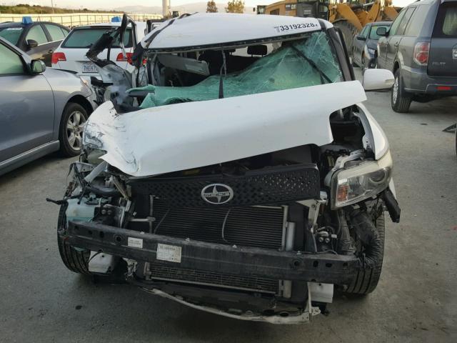 JTLKE50E281037483 - 2008 TOYOTA SCION XB თეთრი ფოტო 9