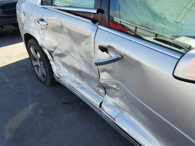 1G1ZC5EU0CF284358 - 2012 CHEVROLET MALIBU 1LT SILVER photo 10