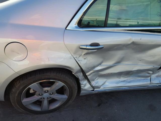 1G1ZC5EU0CF284358 - 2012 CHEVROLET MALIBU 1LT SILVER photo 9