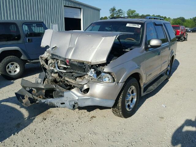 5LMEU27A9YLJ32617 - 2000 LINCOLN NAVIGATOR TAN photo 2