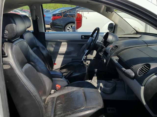 3VWCR31C84M422790 - 2004 VOLKSWAGEN NEW BEETLE ნაცრისფერი ფოტო 5