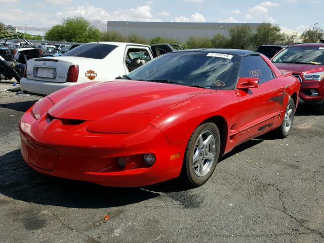 2G2FS22K222111749 - 2002 PONTIAC FIREBIRD RED photo 2