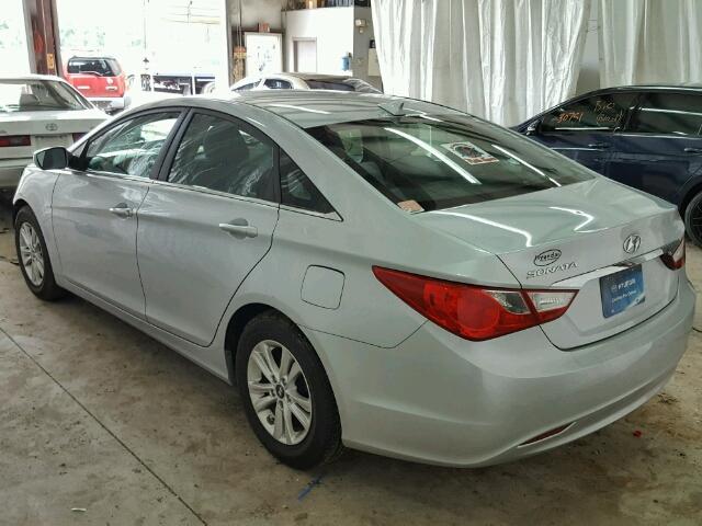 5NPEB4AC5DH675657 - 2013 HYUNDAI SONATA GLS SILVER photo 3