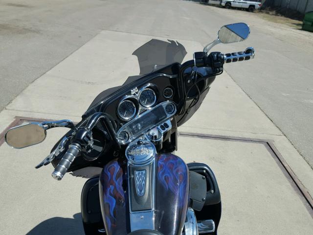 1HD1FCW142Y649064 - 2002 HARLEY-DAVIDSON FLHTCUI BLACK photo 8