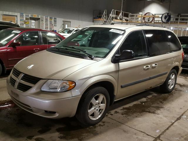 1D4GP45R65B312153 - 2005 DODGE CARAVAN SX TAN photo 2