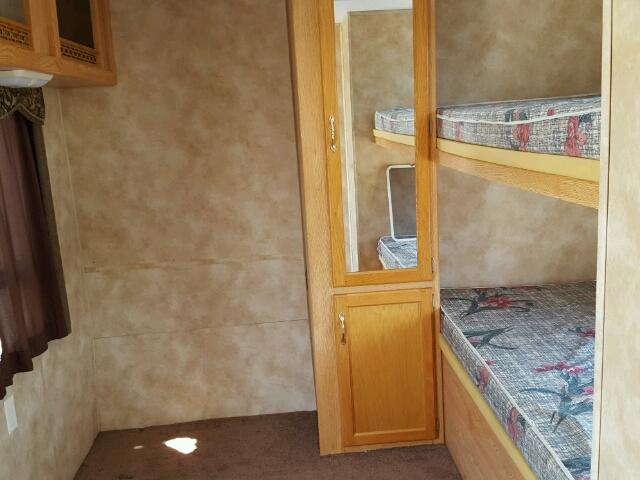 4VDT35F2737307880 - 2003 KEYSTONE HORNET WHITE photo 11