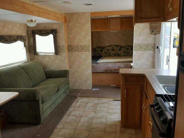 4VDT35F2737307880 - 2003 KEYSTONE HORNET WHITE photo 8