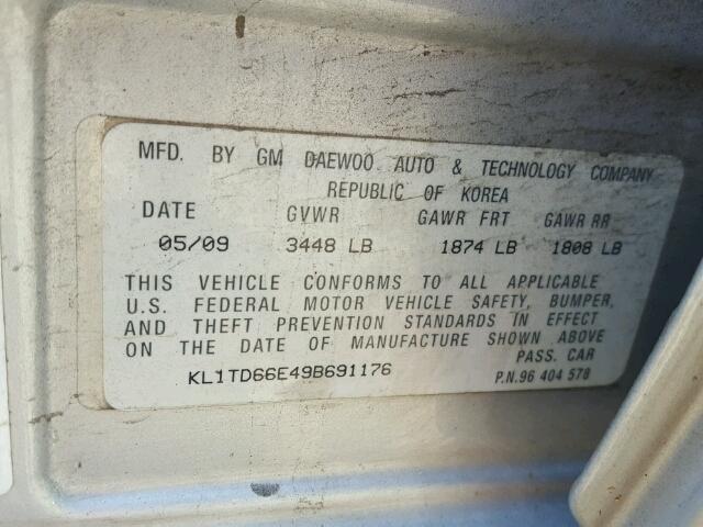 KL1TD66E49B691176 - 2009 CHEVROLET AVEO LS SILVER photo 10