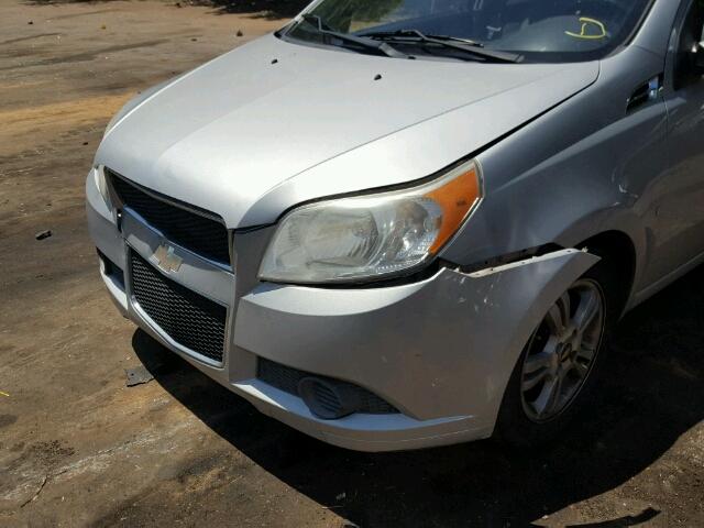 KL1TD66E49B691176 - 2009 CHEVROLET AVEO LS SILVER photo 9