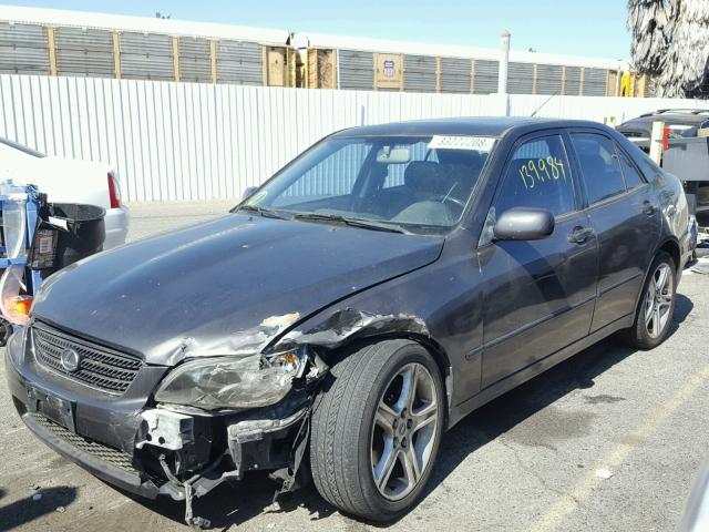 JTHBD192920056897 - 2002 LEXUS IS 300 GRAY photo 2