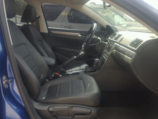 1VWDT7A35HC019922 - 2017 VOLKSWAGEN PASSAT R-L BLUE photo 5