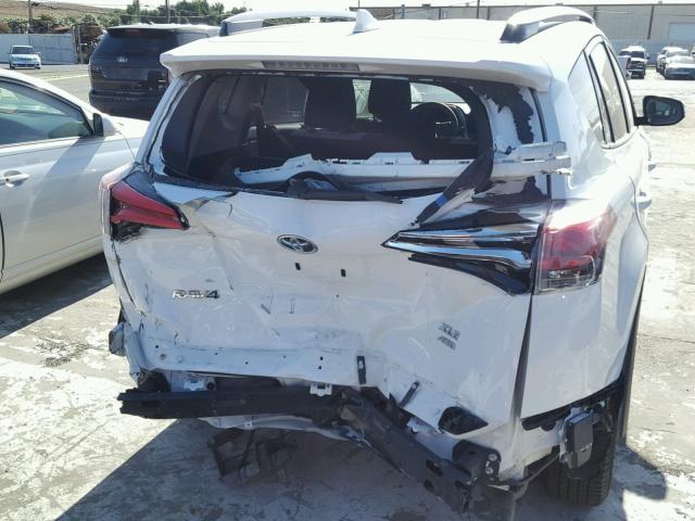 JTMRFREV3JJ184263 - 2018 TOYOTA RAV4 ADVEN WHITE photo 9