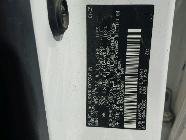 JTLKT324450209898 - 2005 TOYOTA SCION XB WHITE photo 10
