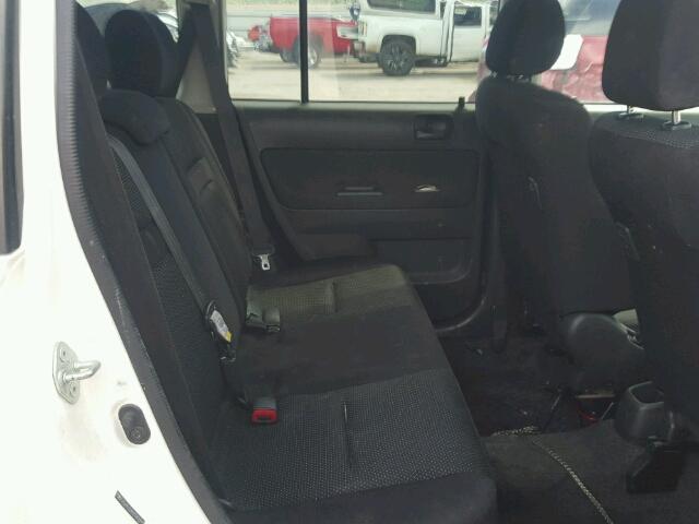 JTLKT324450209898 - 2005 TOYOTA SCION XB WHITE photo 6