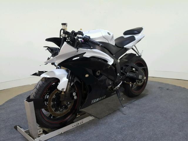 JYARJ16E0CA026105 - 2012 YAMAHA YZFR6 WHITE photo 4