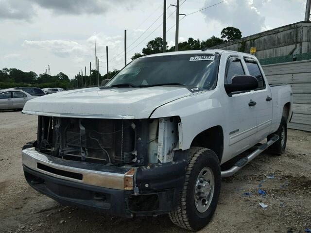 1GC4KXBG7AF104742 - 2010 CHEVROLET SILVERADO WHITE photo 2