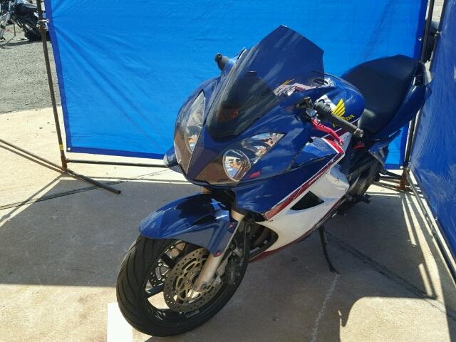 JH2RC46667M900784 - 2007 HONDA VFR800 TWO TONE photo 2