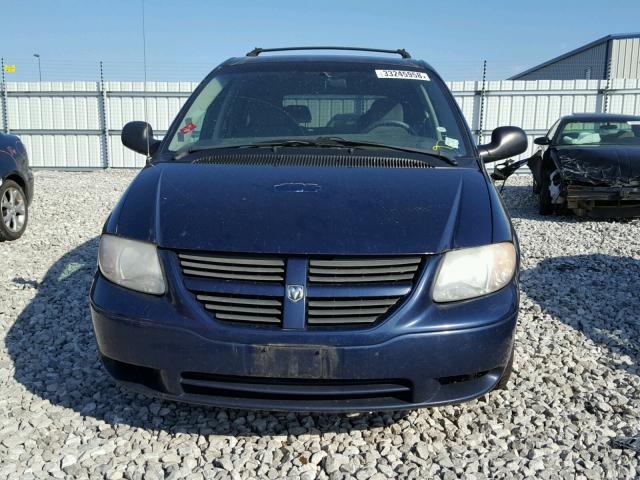 1D4GP45R45B360637 - 2005 DODGE CARAVAN SX BLUE photo 9