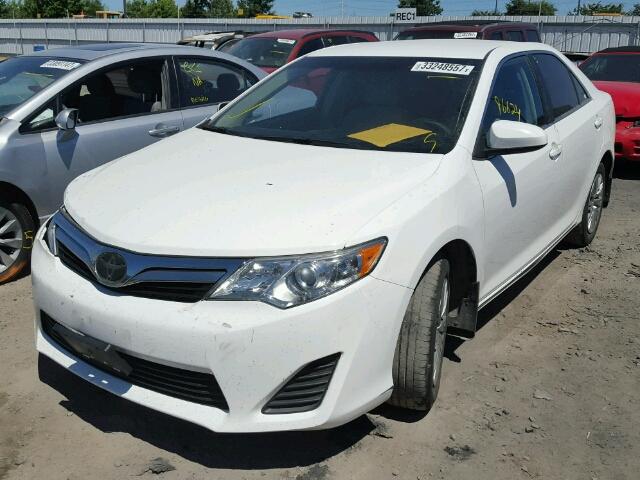 4T1BF1FK9EU410605 - 2014 TOYOTA CAMRY L WHITE photo 2