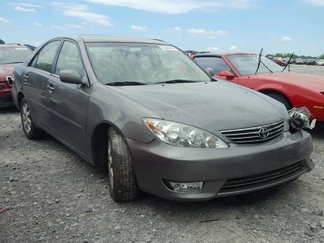 4T1BF30K55U618484 - 2005 TOYOTA CAMRY LE/X GRAY photo 1