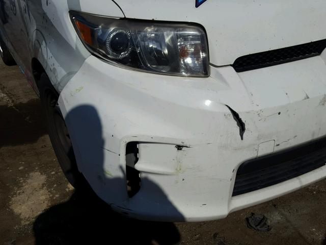 JTLZE4FE4B1122025 - 2011 TOYOTA SCION XB WHITE photo 9