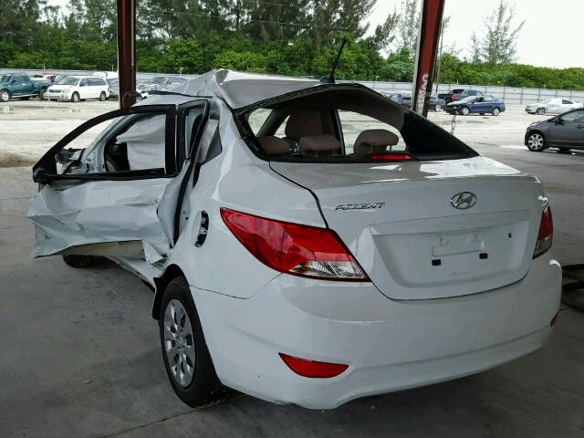 KMHCT4AE6GU082563 - 2016 HYUNDAI ACCENT SE WHITE photo 3