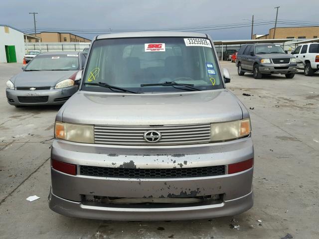 JTLKT324864043220 - 2006 TOYOTA SCION XB GRAY photo 9