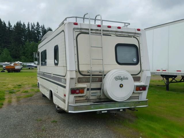 1GBJP37W2E3311449 - 1984 CHEVROLET P30 BEIGE photo 3