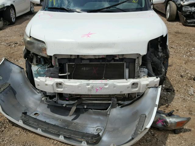 JTLKE50E081048840 - 2008 TOYOTA SCION XB WHITE photo 9