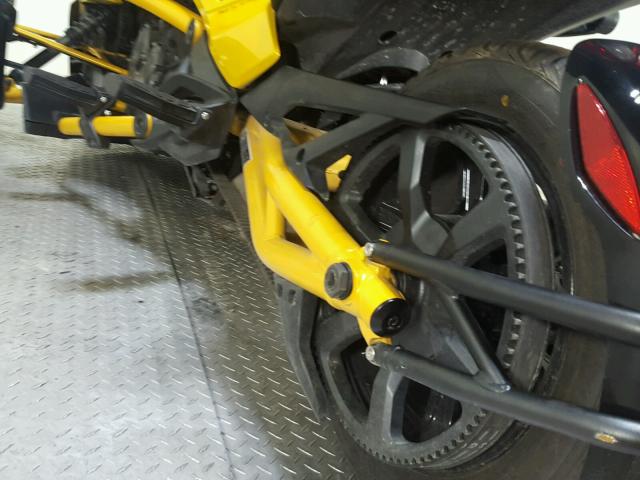 2BXRDDD20JV000397 - 2018 CAN-AM SPYDER ROA YELLOW photo 14