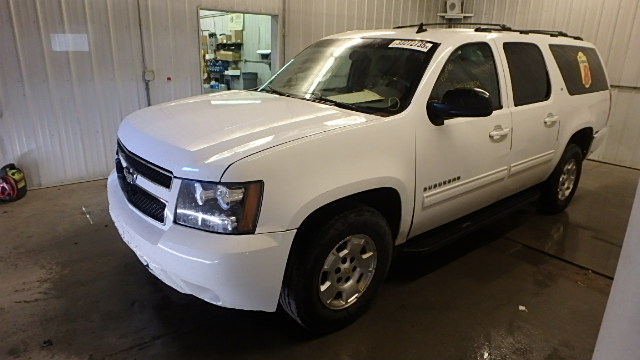 1GNSKJE32BR194600 - 2011 CHEVROLET K1500 SUBU WHITE photo 2