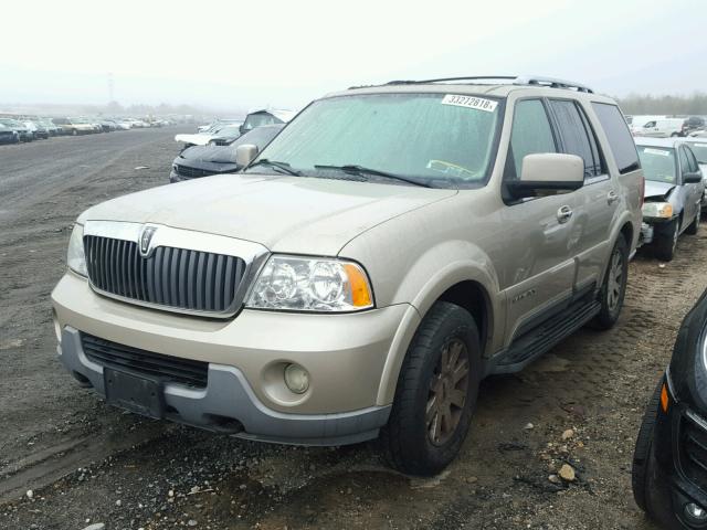 5LMFU28R64LJ10819 - 2004 LINCOLN NAVIGATOR GOLD photo 2