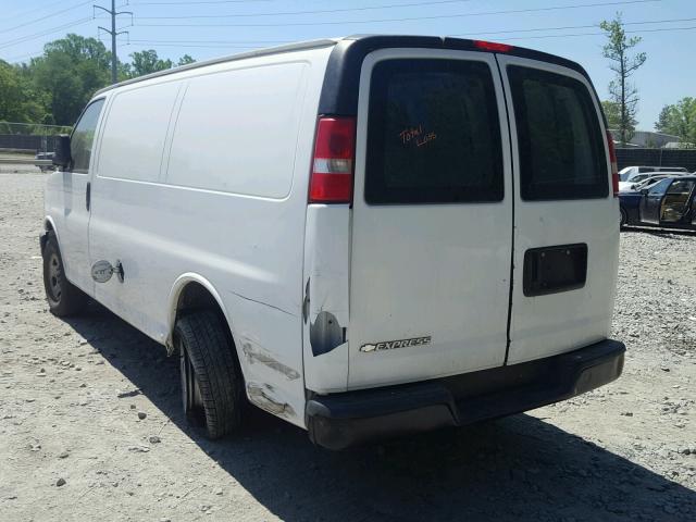 1GCGG25V171150570 - 2007 CHEVROLET EXPRESS G2 WHITE photo 3