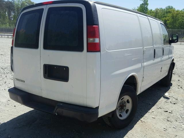 1GCGG25V171150570 - 2007 CHEVROLET EXPRESS G2 WHITE photo 4