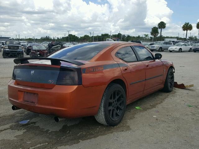 2B3KA53H56H289919 - 2006 DODGE CHARGER R/ ORANGE photo 4