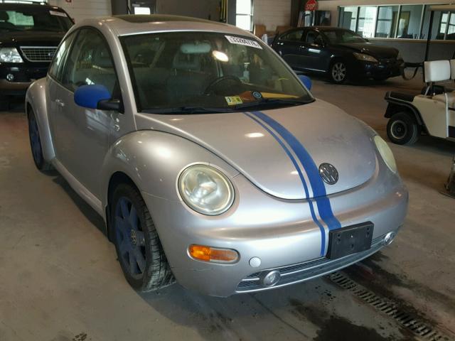 3VWDD21C62M406291 - 2002 VOLKSWAGEN NEW BEETLE 银色 照片 1