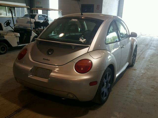 3VWDD21C62M406291 - 2002 VOLKSWAGEN NEW BEETLE 银色 照片 4